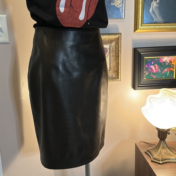 VINTAGE 100% LEATHER PENCIL SKIRT - Picture 9 of 10
